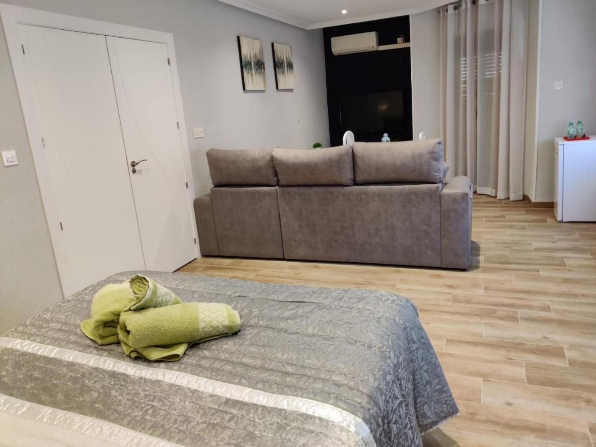 Duerme A Gusto - Tu Habitacion Acogedora En Torredonjimeno Εξωτερικό φωτογραφία